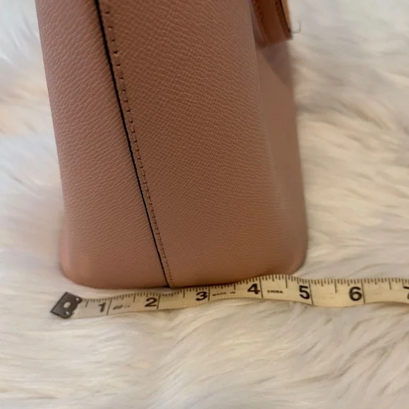 GUESS Pink Women's Tote Bag - Picture 5 of 9